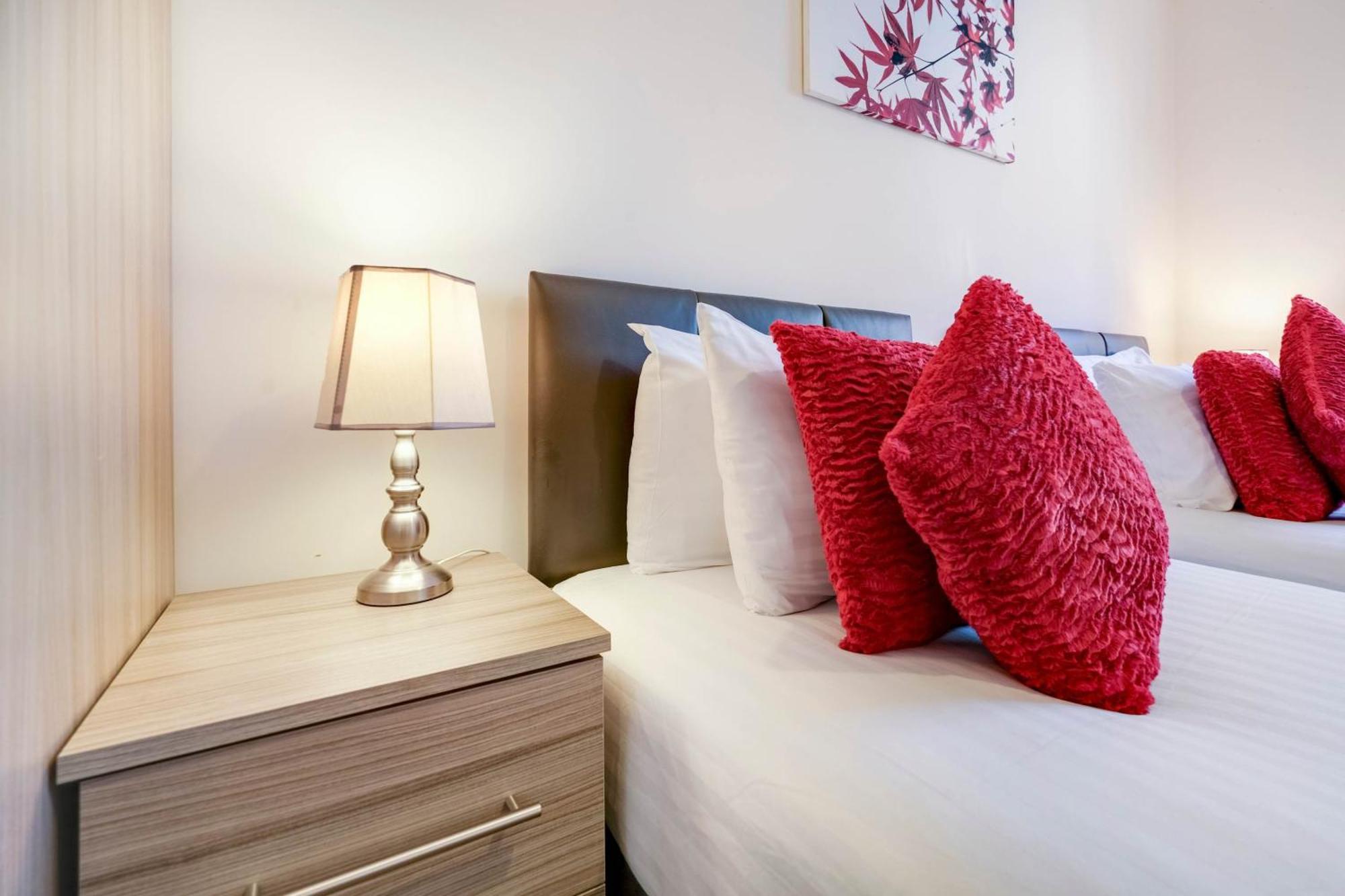 Alder House Serviced Apartment Maidenhead By 360Stays Esterno foto
